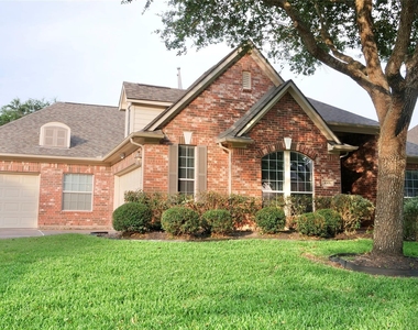 8303 Crescent Knolls Dr Drive - Photo Thumbnail 3