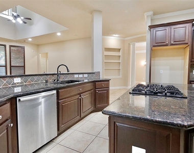 8303 Crescent Knolls Dr Drive - Photo Thumbnail 20