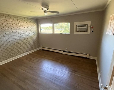 244 Westville - Photo Thumbnail 8