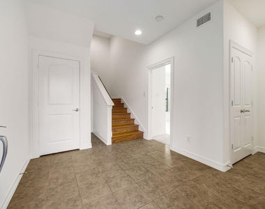 1146 Hempstead Villa Lane - Photo Thumbnail 3