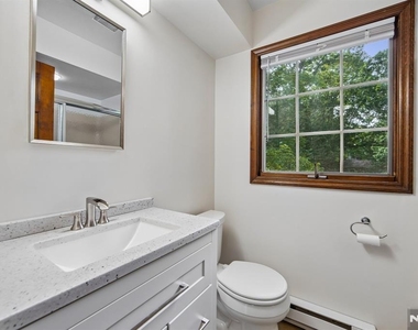 147 Kinnelon - Photo Thumbnail 12