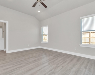7310 Coconut Bay Drive - Photo Thumbnail 10