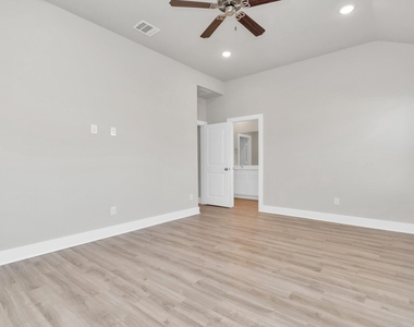 7310 Coconut Bay Drive - Photo Thumbnail 9