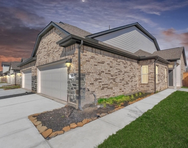7310 Coconut Bay Drive - Photo Thumbnail 1
