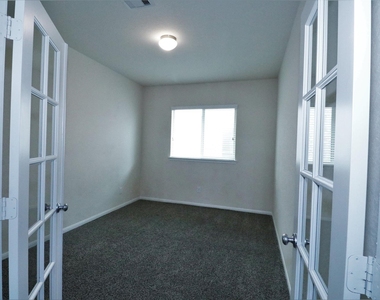 7511 Cypress Pin Oak Drive - Photo Thumbnail 19