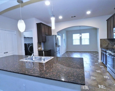 7511 Cypress Pin Oak Drive - Photo Thumbnail 9