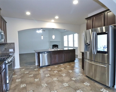 7511 Cypress Pin Oak Drive - Photo Thumbnail 8