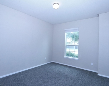 7511 Cypress Pin Oak Drive - Photo Thumbnail 17