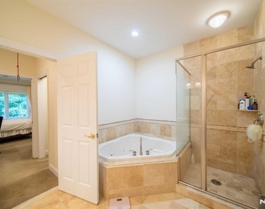 32 Candlewood - Photo Thumbnail 12