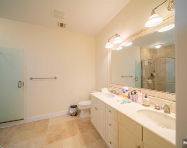 32 Candlewood - Photo Thumbnail 11