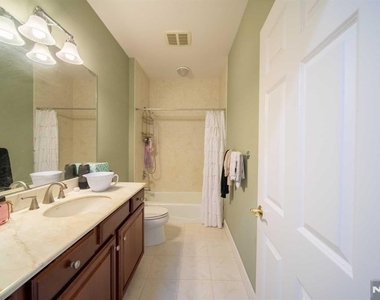 32 Candlewood - Photo Thumbnail 15