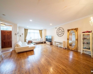 32 Candlewood - Photo Thumbnail 2