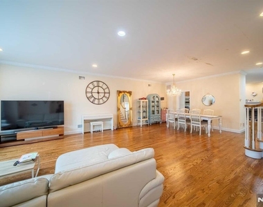 32 Candlewood - Photo Thumbnail 3