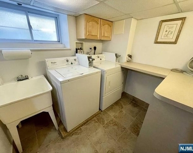 26-28 Spruce - Photo Thumbnail 11