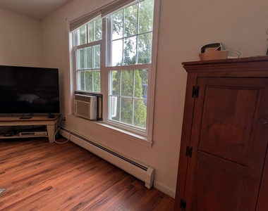 184 Brock - Photo Thumbnail 1