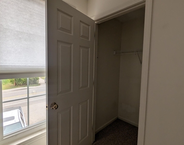 184 Brock - Photo Thumbnail 14