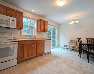184 Brock - Photo Thumbnail 2