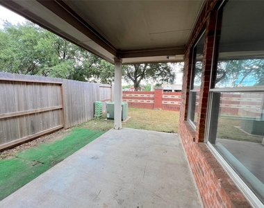 17215 Fernchase Court - Photo Thumbnail 16