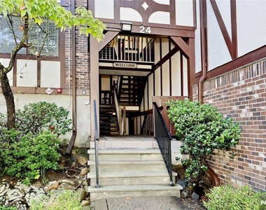 2406 Hemingway - Photo Thumbnail 1