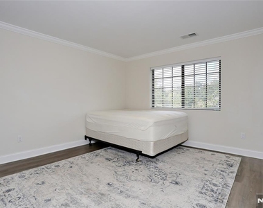2406 Hemingway - Photo Thumbnail 25