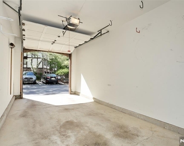 2406 Hemingway - Photo Thumbnail 31