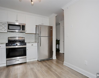 2406 Hemingway - Photo Thumbnail 17