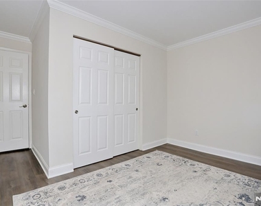 2406 Hemingway - Photo Thumbnail 26