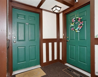 2406 Hemingway - Photo Thumbnail 2