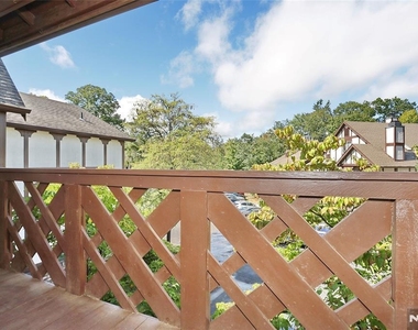 2406 Hemingway - Photo Thumbnail 15