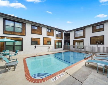311 Hawthorne Street - Photo Thumbnail 17