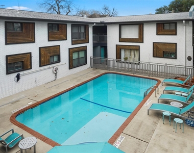 311 Hawthorne Street - Photo Thumbnail 18