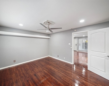 311 Hawthorne Street - Photo Thumbnail 12