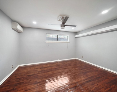 311 Hawthorne Street - Photo Thumbnail 10