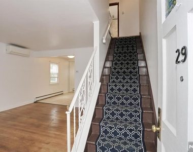 29-31 Linden - Photo Thumbnail 3