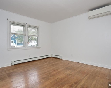 29-31 Linden - Photo Thumbnail 6