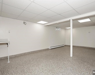 29-31 Linden - Photo Thumbnail 22