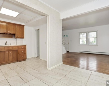 29-31 Linden - Photo Thumbnail 10
