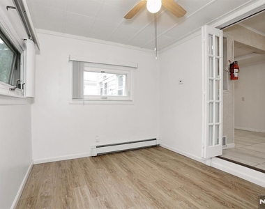 29-31 Linden - Photo Thumbnail 14
