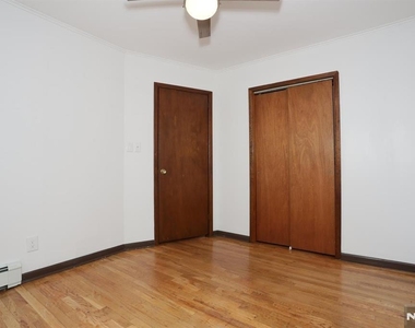 29-31 Linden - Photo Thumbnail 19