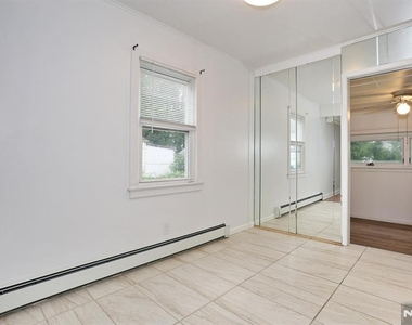 29-31 Linden - Photo Thumbnail 9