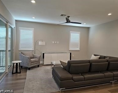 2280 Priory Lane - Photo Thumbnail 8