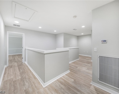 2133 Fairmont Lane - Photo Thumbnail 13
