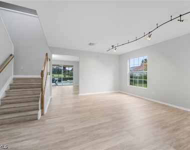 2133 Fairmont Lane - Photo Thumbnail 11