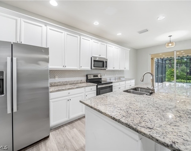 2133 Fairmont Lane - Photo Thumbnail 6