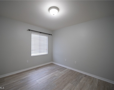 2133 Fairmont Lane - Photo Thumbnail 19