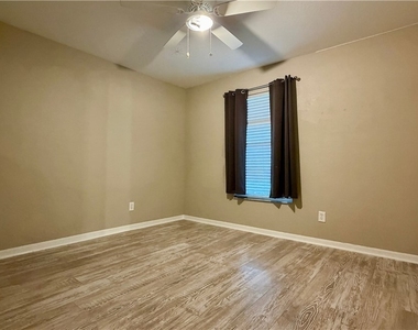 9640 Victoria Lane - Photo Thumbnail 15