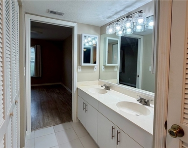 9640 Victoria Lane - Photo Thumbnail 12