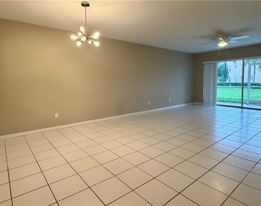 9640 Victoria Lane - Photo Thumbnail 5