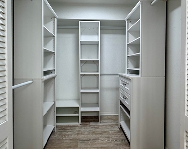 9640 Victoria Lane - Photo Thumbnail 13