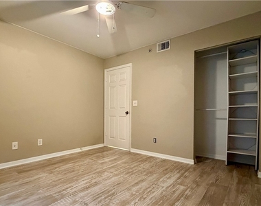 9640 Victoria Lane - Photo Thumbnail 16